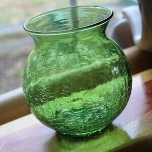 Vintage Anchor Hocking "Soreno" avocado green glass vase.